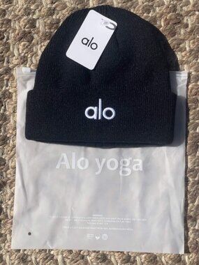 Alo Yoga Notable Beanie Black/White